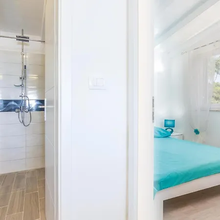 Lovely Home In Cubani