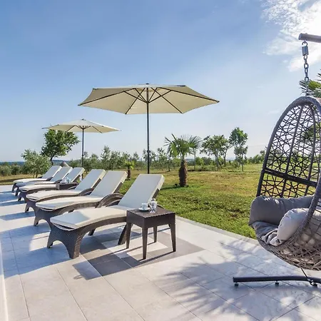 Lovely Home In Cubani *