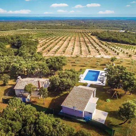 Holiday home Lovely Home In Cubani *