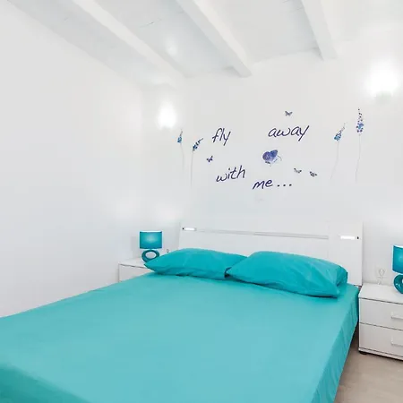 Lovely In Cubani Feriehus Bubani