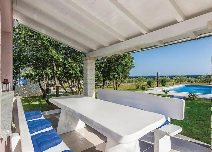 別荘 Gorgeous In Cubani With Wifi Bubani